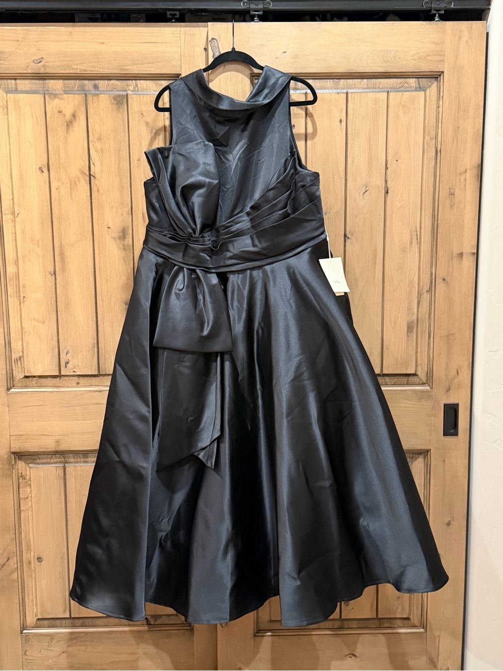 Black Satin A-Line Sleeveless Party Dress with Waist Bow